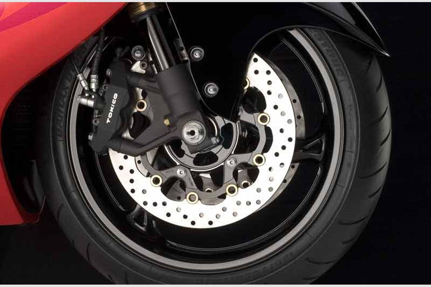 Suzuki GSX 1300 R Hayabusa K2 front brake caliper refurbishment service 2002 02 Suzuki GSX 1300 R Hayabusa K2 front brake caliper refurbishment service 2002 02